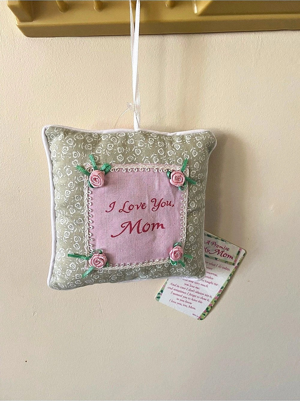 NWT I Love You Mom Hanging Decor Pink